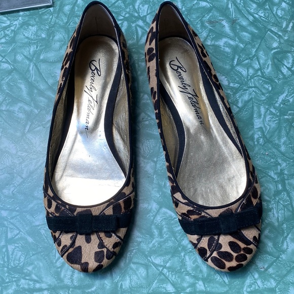 Beverly Feldman Leopard Calfhair flats size 8 worn once - Picture 1 of 6